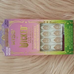 LIMITED EDITION!! Brand New KISS X WICKED False Nails-M